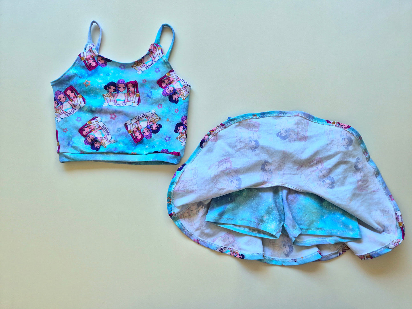 ***huntrix skort and crop set size 6 EXCLUSIVE PRINT